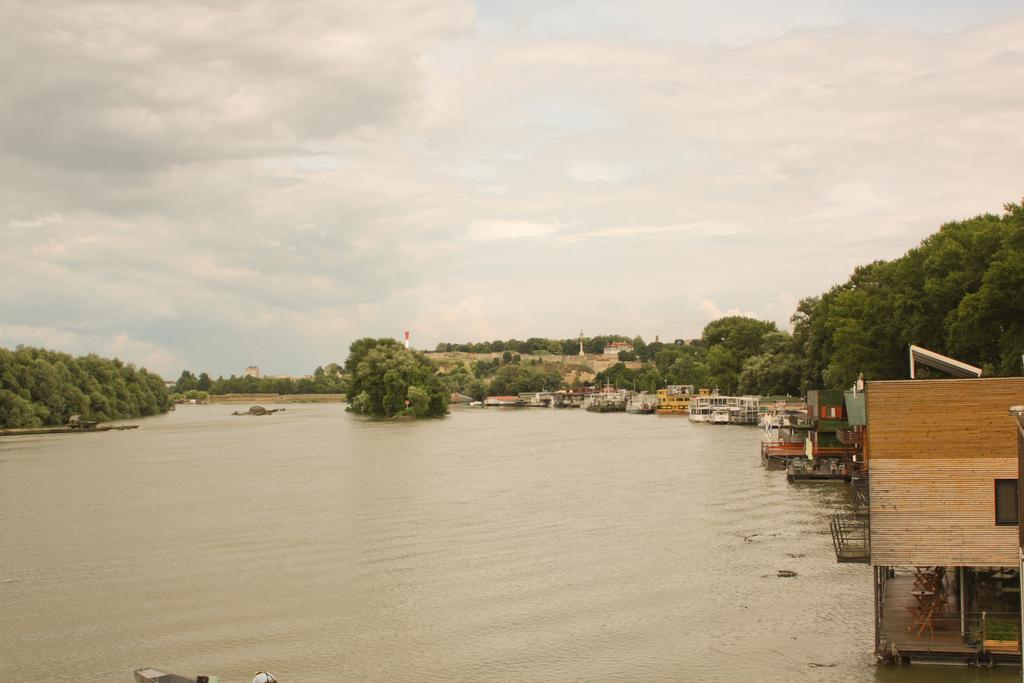 Arkabarka 2- Floating Dream Rooms And Apartments เบลเกรด ภายนอก รูปภาพ