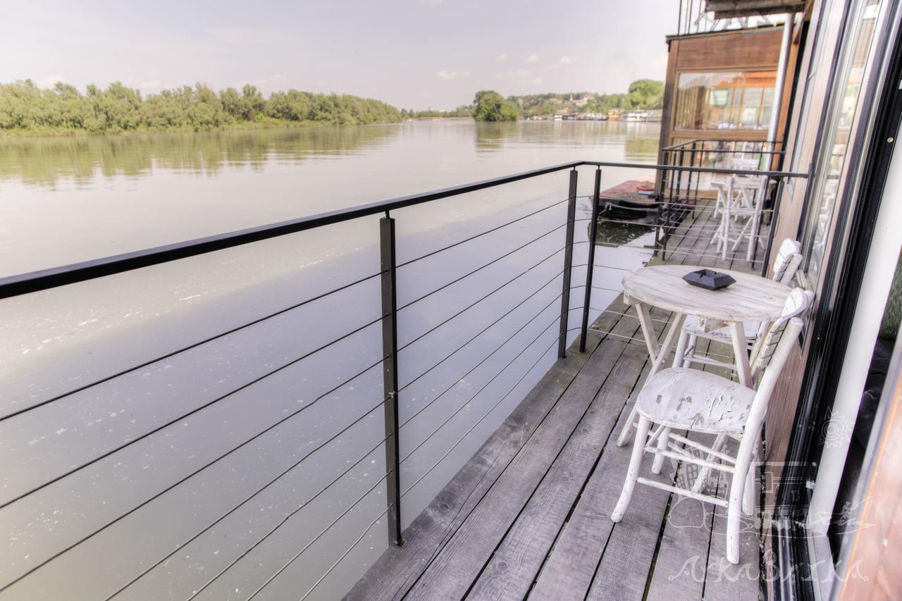 Arkabarka 2- Floating Dream Rooms And Apartments เบลเกรด ภายนอก รูปภาพ